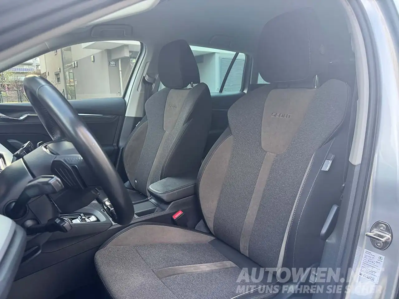 Skoda Octavia SCOUT 2.0 TDI DSG 4x4 – Foto 16 von 31