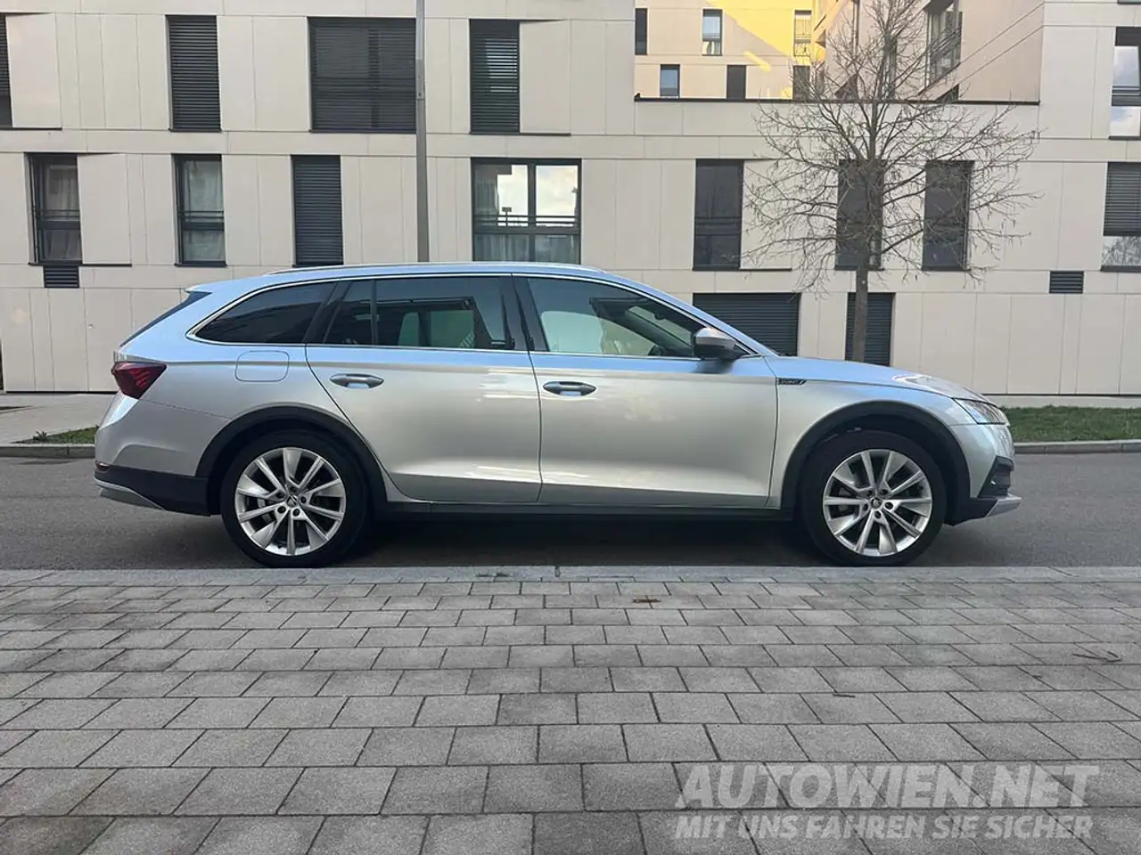 Skoda Octavia SCOUT 2.0 TDI DSG 4x4 – Foto 3 von 31