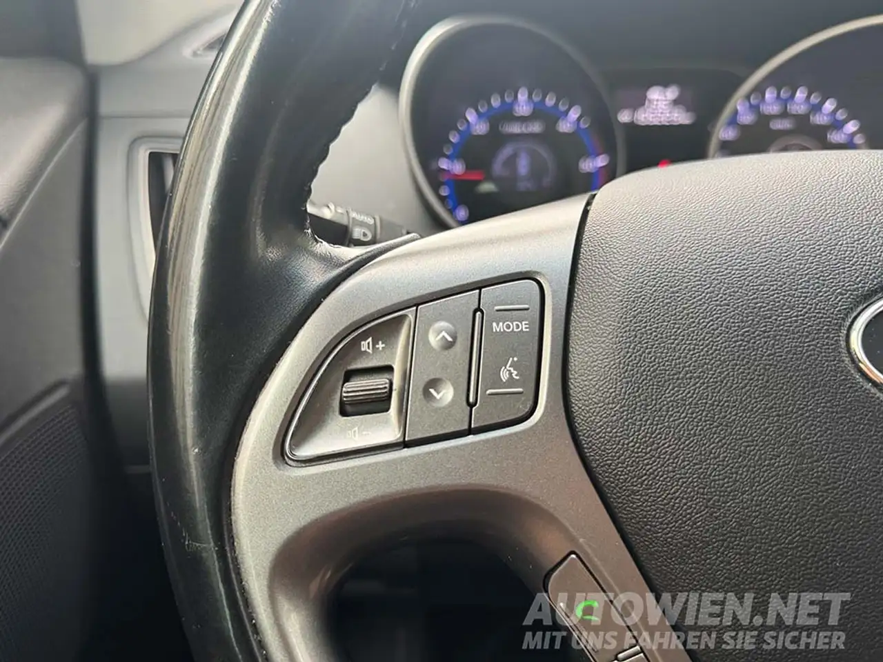 Hyundai iX35 2.0 CRDi Aut. PREMIUM – Foto 12 von 24