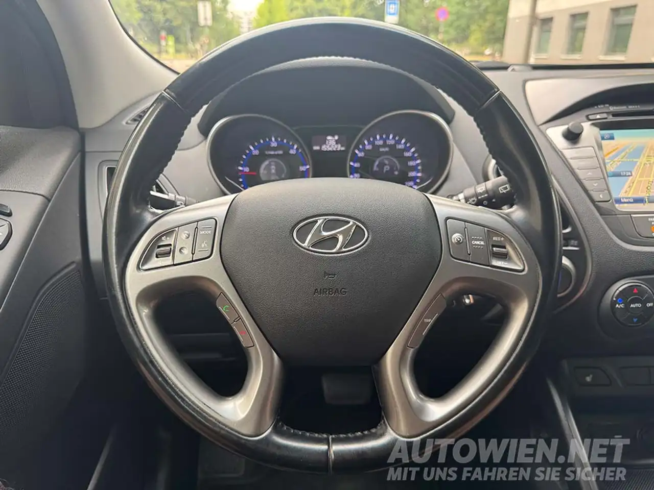 Hyundai iX35 2.0 CRDi Aut. PREMIUM – Foto 3 von 24